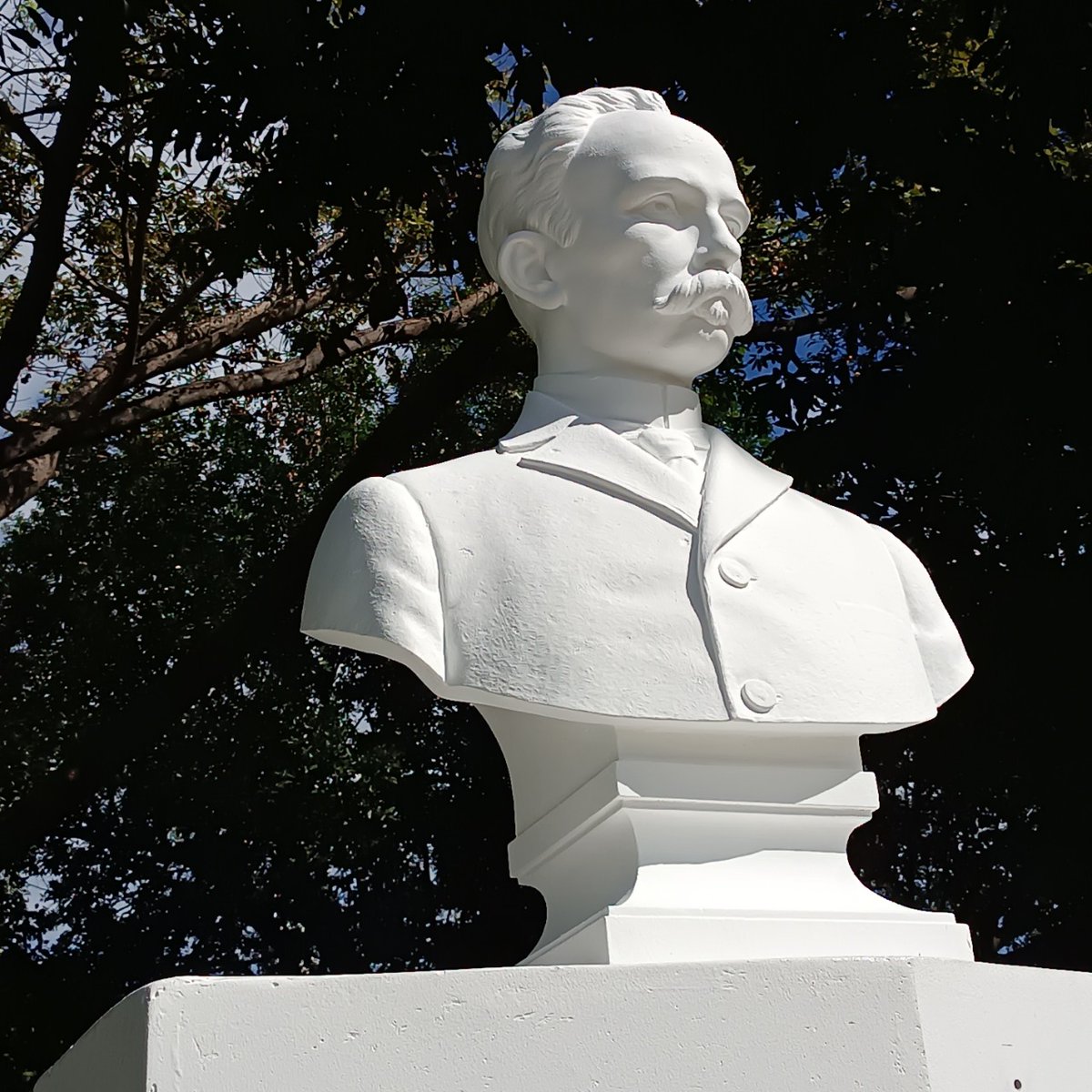 x.com/DiazCanelB/sta…