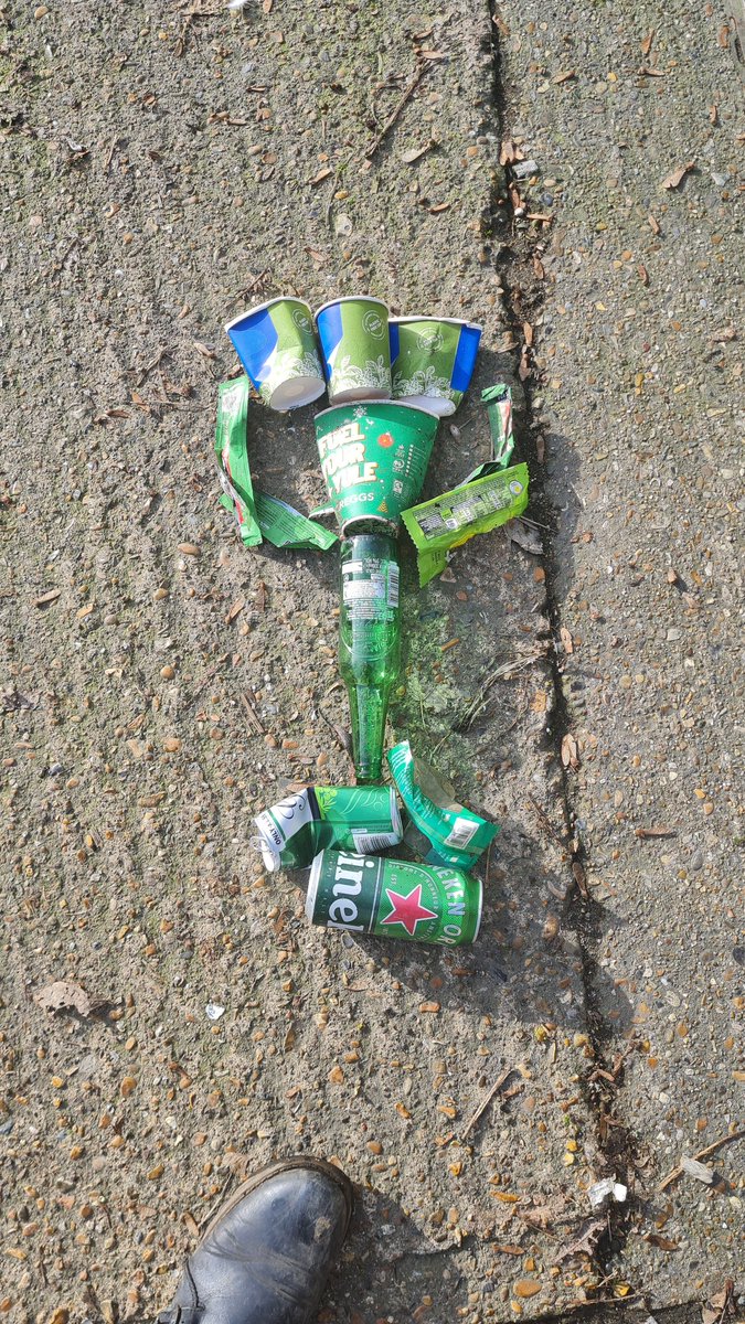 LKickers's tweet photo. We needed something to lift our moods after the depressing amount of litter on the river banks this morning, so we tried out a bit of #LitterArt ahead of #GreenFootballWeekend next weekend! There must be a green goal in there for @SpursFoundation somewhere, surely @PlanetLge 💚⚽️ https://t.co/bD9cAFxttI
