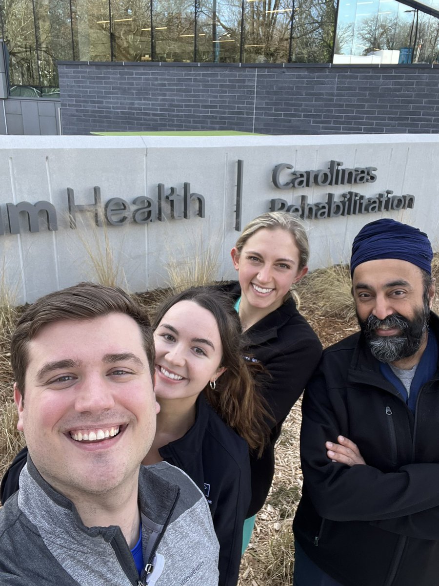 Weekend call in the ICU w/our team doing an ICU consultation in Med-1 While out n bout we stopped by the new Rehab facility ❤️🙏🏼🙌🏼. @CMC_IM @DevinStives @CallawayMD Med-1 is awesome! Future of portable critical care & #telemedicine critical care. Lots of possibilities