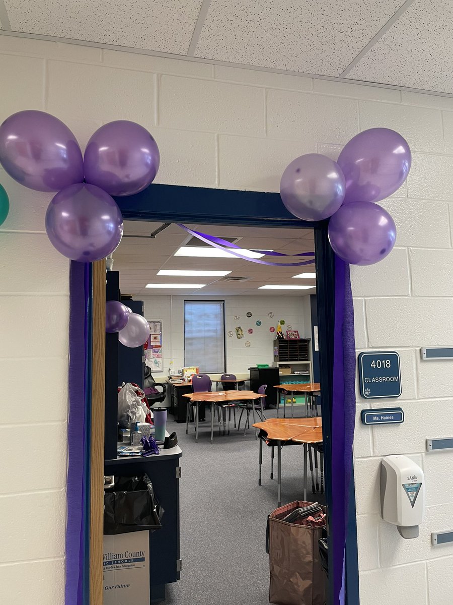 HNESAP_Glover's tweet photo. House reveal day🐾💙@MrsASchott @ValerieShisler @ToddErickson15 https://t.co/mRgZY28Lzj