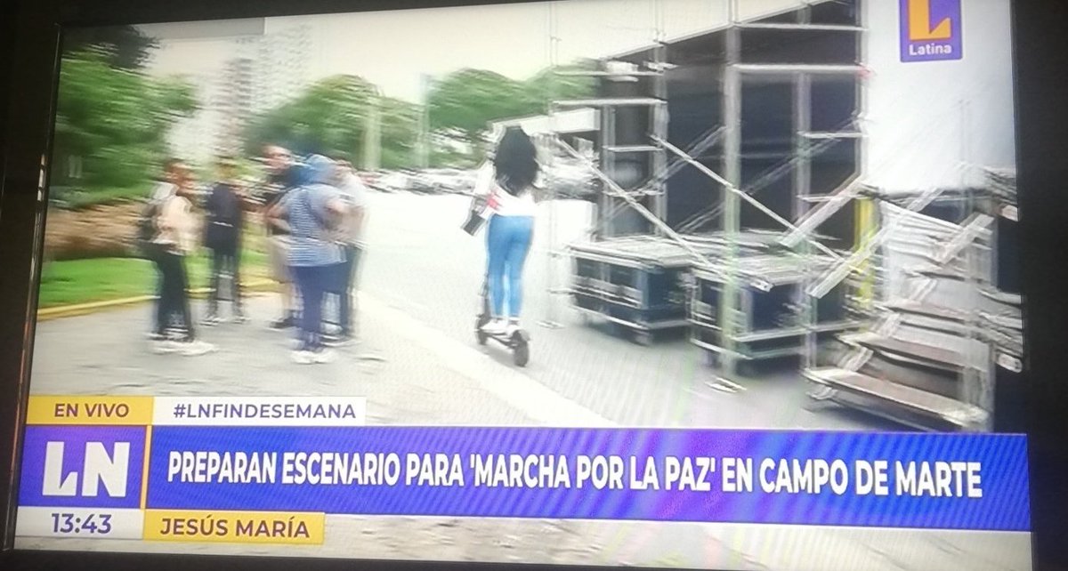 En Campo de Marte están armando un escenario para su Marcha/Concierto por la Paz...ahí sí no preguntan quién financia, quién está detrás, ni nada. Si fuera de las convocatorias en Plaza 2 de Mayo; ya habrían desalojado, la PNP se lleva el escenario y ponen que Bolivia financió.