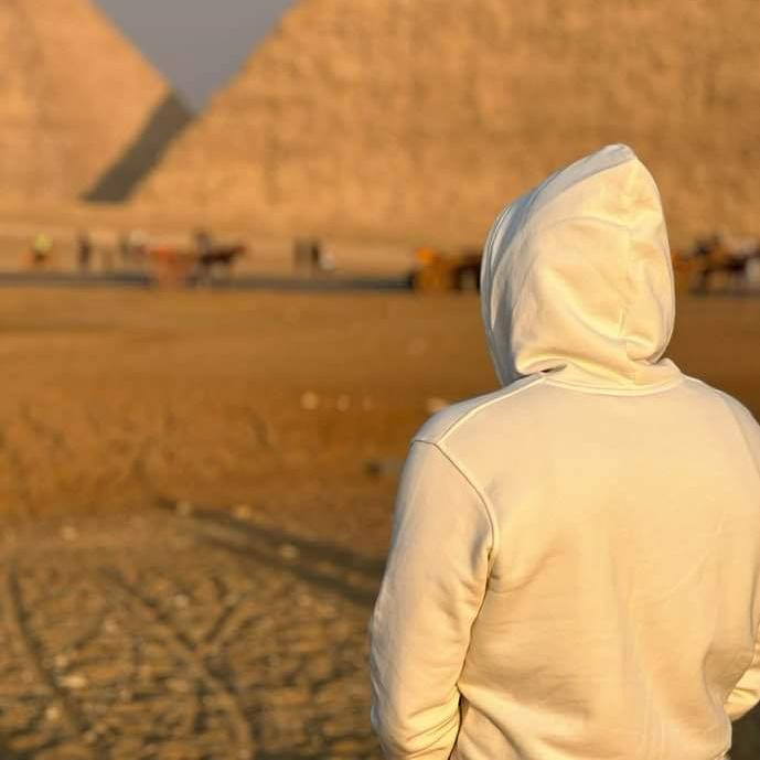 خليگ مُقتنع ..إن اللى خرج من حيآاتگ سآاب مگآان لحد أحسن منُه 😊💜