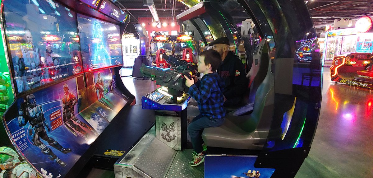 JenBennX's tweet photo. It's all about balance. Spent some time indoors at the arcade, then outdoors playing ninja in the woods.
#GrandWeekend https://t.co/sBmE6nwwlU