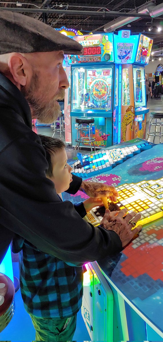 JenBennX's tweet photo. It's all about balance. Spent some time indoors at the arcade, then outdoors playing ninja in the woods.
#GrandWeekend https://t.co/sBmE6nwwlU