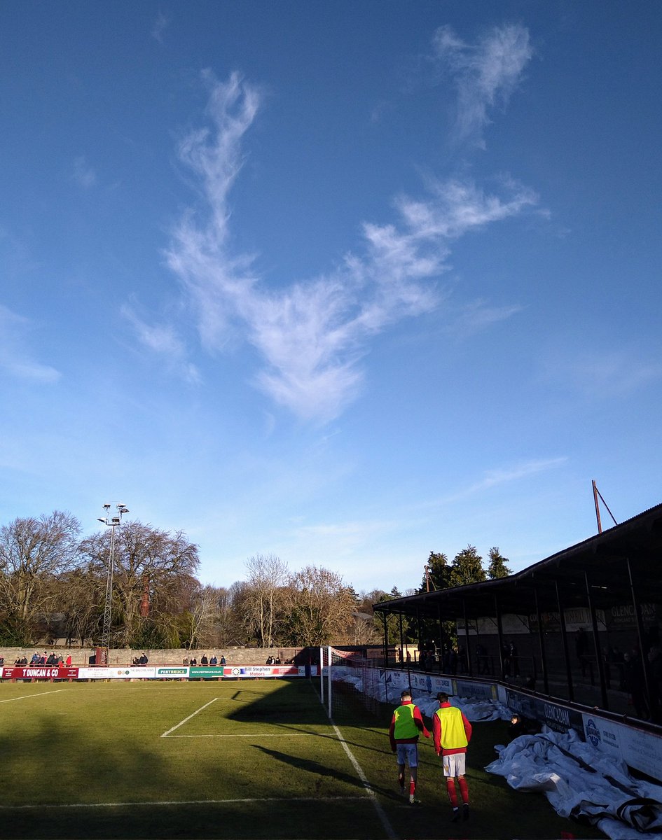 SzqSue's tweet photo. Ok, at #GlebePark today, #Brechin won 6-0 #WeeToonsMatter couldnae resist pic of Stag's antlers cloud 😂🏴󠁧󠁢󠁳󠁣󠁴󠁿❤️ https://t.co/MVpCzQglml