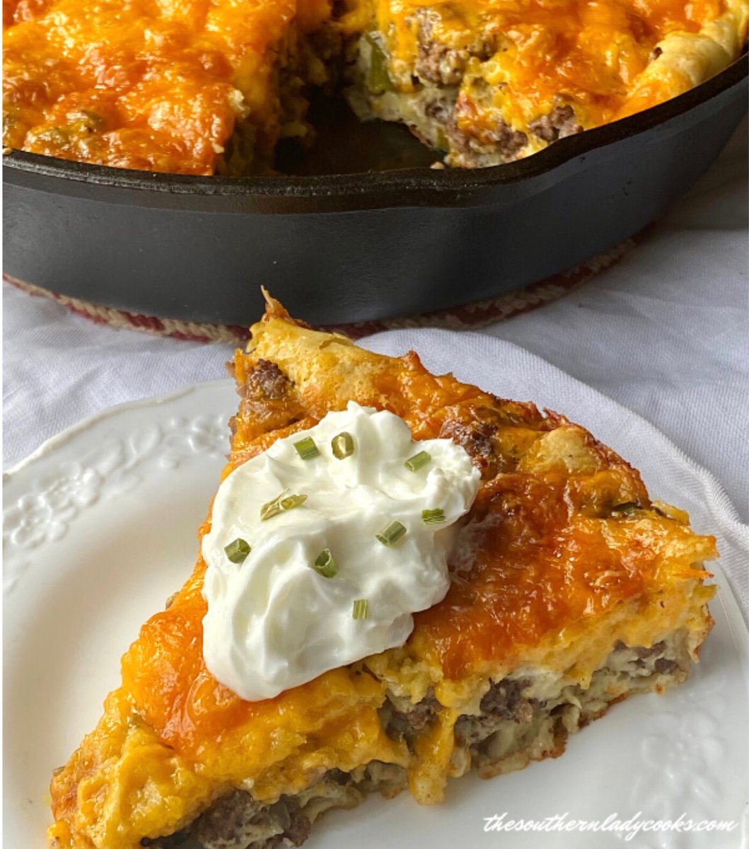 SouthLadyCooks's tweet photo. Recipe➡️ https://t.co/3z75W2r2Ya 
This cheesy hamburger #pie is delicious anytime. So easy and a great way to use ground #beef. #baking #cooking #dinner #recipes https://t.co/Sbz4P1s0gj