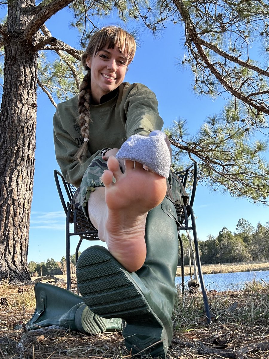 Goddess Tall Tasha 🔥 on Twitter: "Want a sniff of these size 12s 😏"