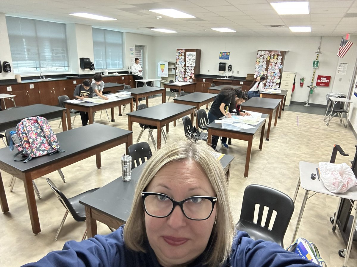 Texas_Aggie_00's tweet photo. First #ScienceOlympiad in the books with @CFISDScience 💚!  #RoadScholar #WriteItDoIt #CFISDspirit 💛💙💜 https://t.co/33WhgR9rcZ