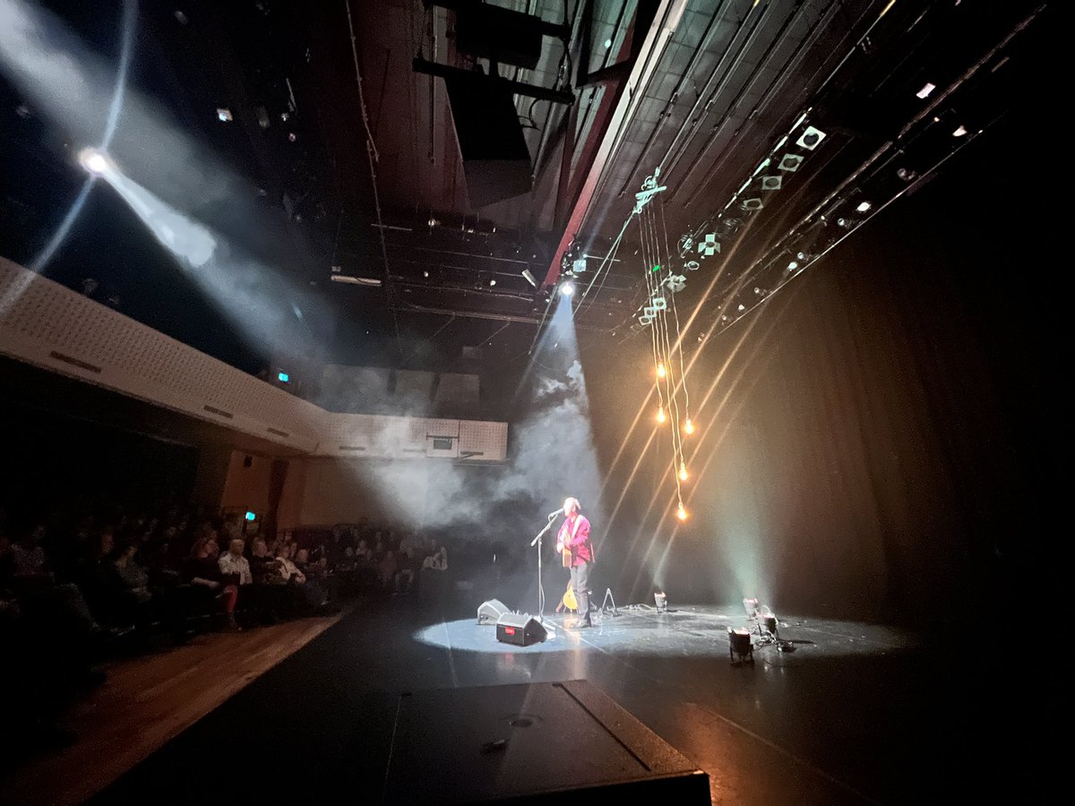 Tof! Singer songwriter ding in <a href="/Culturaede45/">Cultura Ede</a> ! Met <a href="/RogierPelgrimNL/">Rogier Pelgrim</a> !