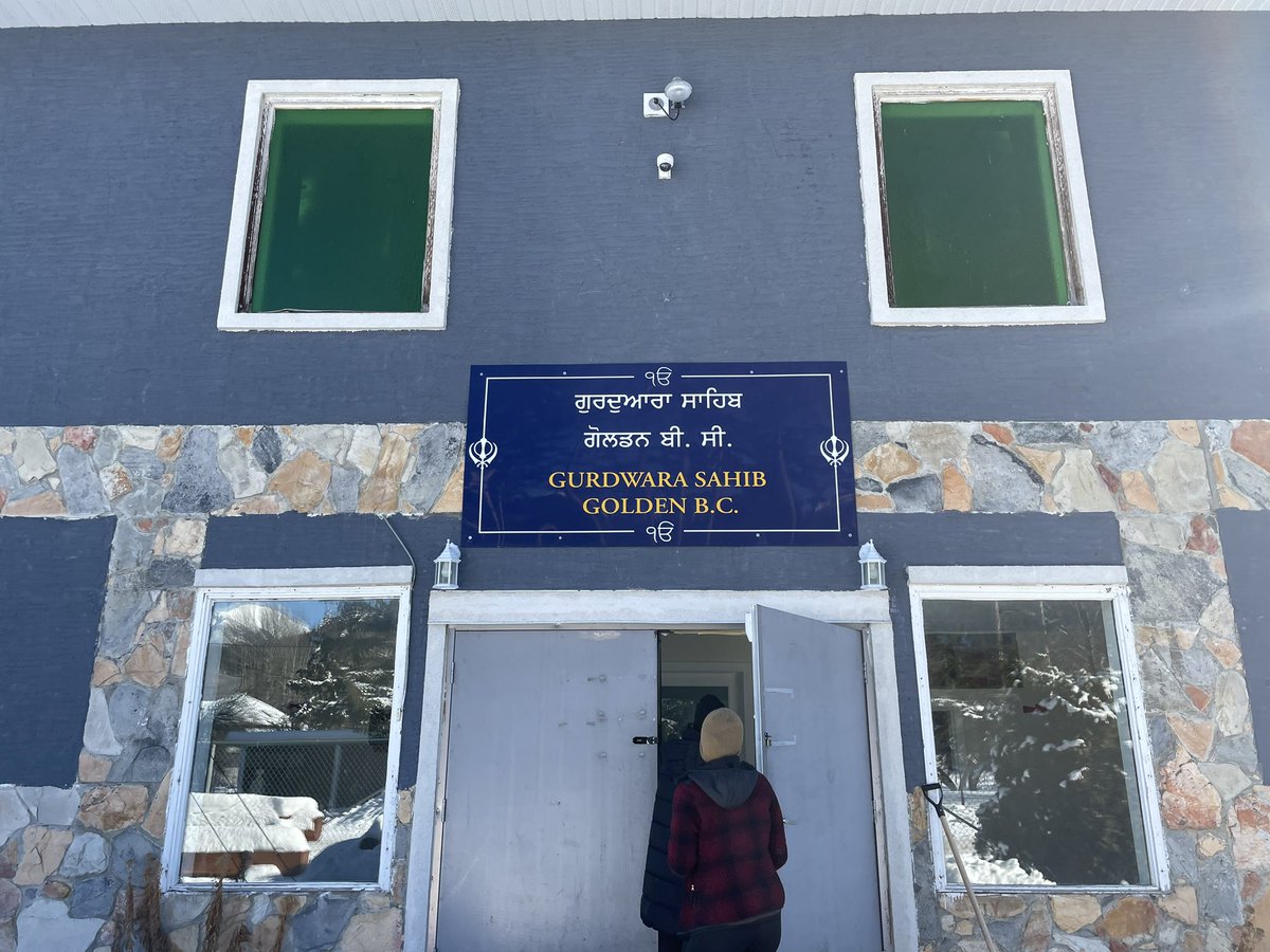 Just visited the very first Gurdwara ever founded in Golden BC. This isn’t the original Gurdwara as the first one caught on fire in 1926. First known Sikh settlers according to the granthi arrived in 1890 but on paper it shows 1905. So cool! #canadiansikhs