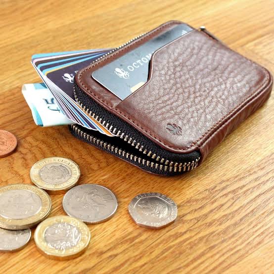 DeevynCrypto's tweet image. Over the years, I have been taught that Crypto wallets are used to store #Crypto assets…

But further study 📚 has revealed that it’s False🤧….

I can explain 🪡🧵