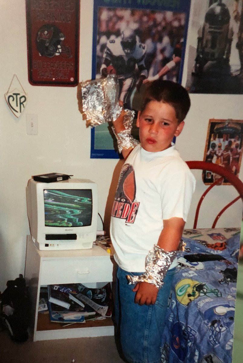 lorenJmiller's tweet image. Proof that I’ve been a Bucs fan since the e 90s!

Also was a fan of power rangers, the nfl, tin foil, the Idaho stampede, Star Wars, Curt Warner, and vhs tapes. 
Also #ChoosetheRight