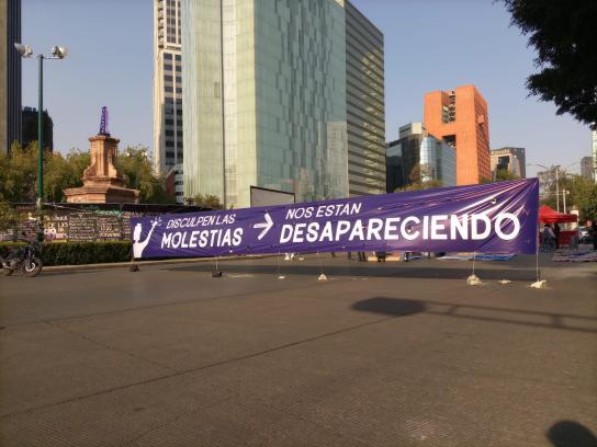antimonumenta's tweet photo. Disculpen las molestias Nos están desapareciendo.
#GlorietaDeLasMujeresQueLuchan
Haciendo #Ruido
Foto José Solórzano. https://t.co/OqdjSP4Y8S