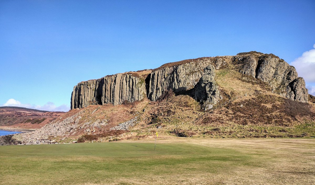 BirtiesBlog's tweet photo. @ShiskineGolf Club - perfect in January or July, and throughout the year.🏌️‍♂️ #12holes @VisitArran @iaincartergolf @JW_McNugg @ukgolfguy @VisitScotland 🏴󠁧󠁢󠁳󠁣󠁴󠁿 https://t.co/MrMcvv1JFR