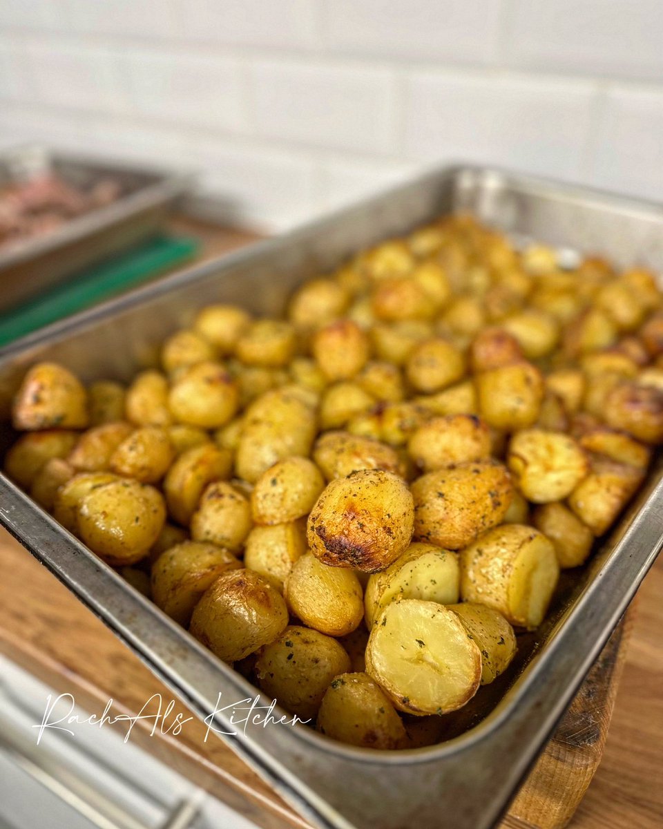 RachAlsKitchen's tweet photo. Getting set for tonight’s #sopsupper #beefsandwich #roastnewpotatoes and #coleslaw #cateringevent … #caterers #melthamcaterers #professionalcatering … https://t.co/O9fvtCbJSn