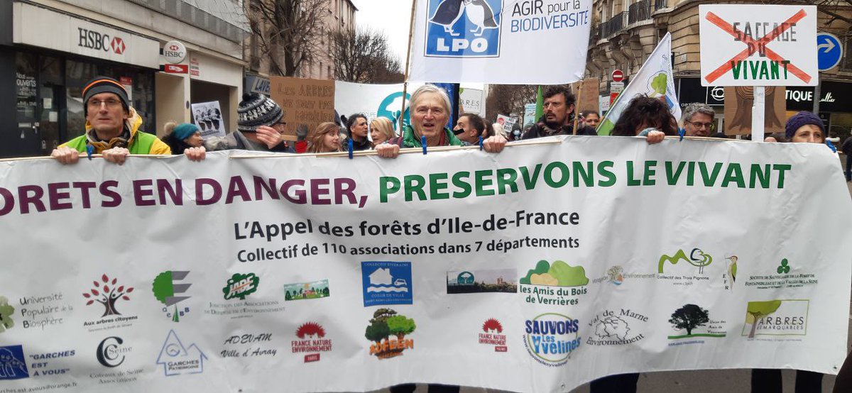 GnsaParis17's tweet photo. Belle mobilisation ce jour entre #Montreuil et #Bagnolet pour défendre les arbres et le vivant face aux abattages absurdes et évitables partout en Ile-de-France.
Les arbres sont nos alliés, les sacrifier c'est nous sacrifier, c'est scier la branche sur laquelle nous sommes assis. https://t.co/bAYYSrSfRj