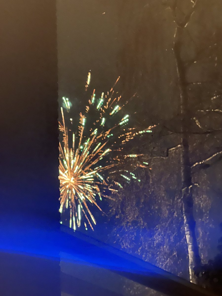Jmannl75's tweet photo. @HVCapelle @Capelle_IJssel beetje klaar hiermee mensen nog steeds vuurwerk serieus ??!!! https://t.co/qS6fYTd34k