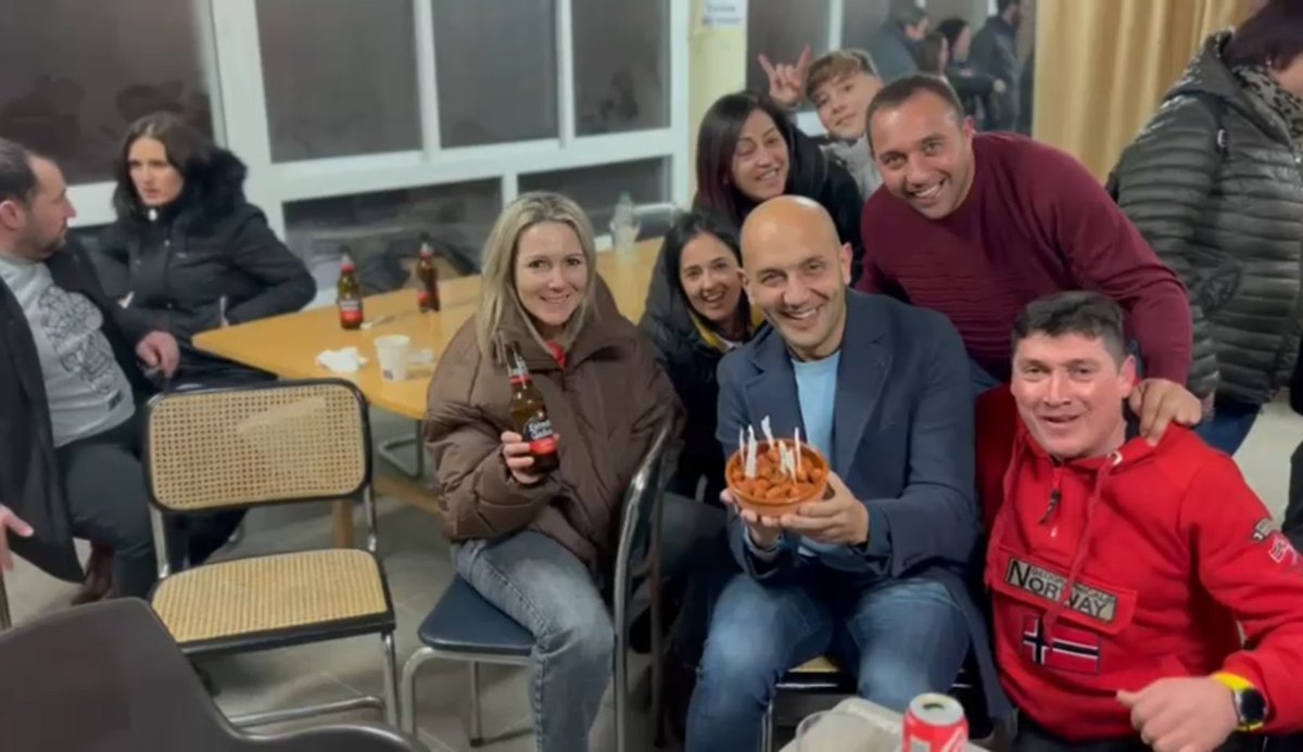 alcporrino's tweet image. 🎉 En #Atios as festas preparámolas así, cun bo prato de zorza! #SanBenito23