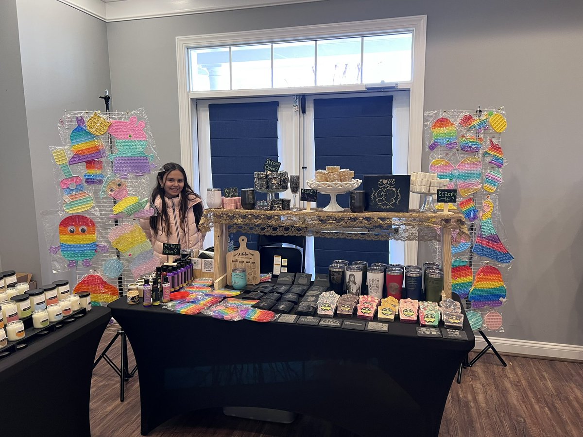 SolFireStore's tweet image. #handmadesoaps #soapmaking #dessertsoapmaking #swirlssoap #skincare #barsoap #sheabutter #bigbusinessowner #soapcompanyowner #soapcuttting  #soap
#soapmaker
#Solfire #fyp #sweetwinter #divinekisses #simplenfabulous #thankyoumybeautifulpeople #Godisgood #YmiVirgencitatoo