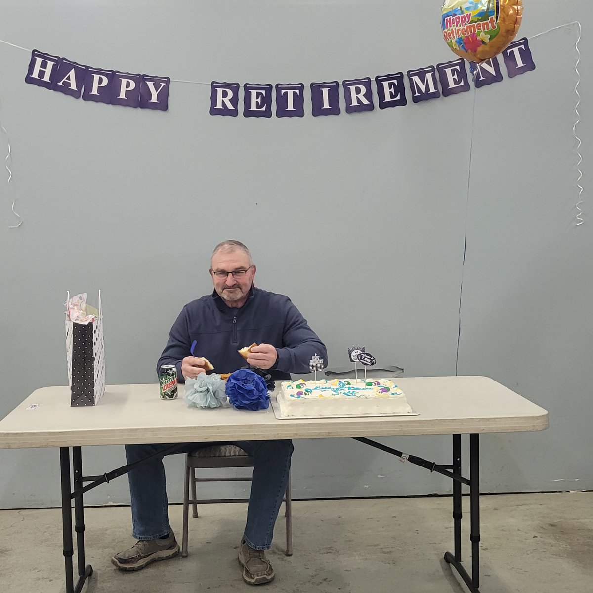 EnDiSys's tweet photo. Scott Striggow has been a part of the 𝐸𝑛𝐷𝑖𝑆𝑦𝑠 sales team since 2006. It's finally time for Scott to hang his hat and retire and spend more time with the grandkids! Thank you Scott for your dedication and consistent excellence! Good luck in your next chapter! https://t.co/UFJCoXKYlD