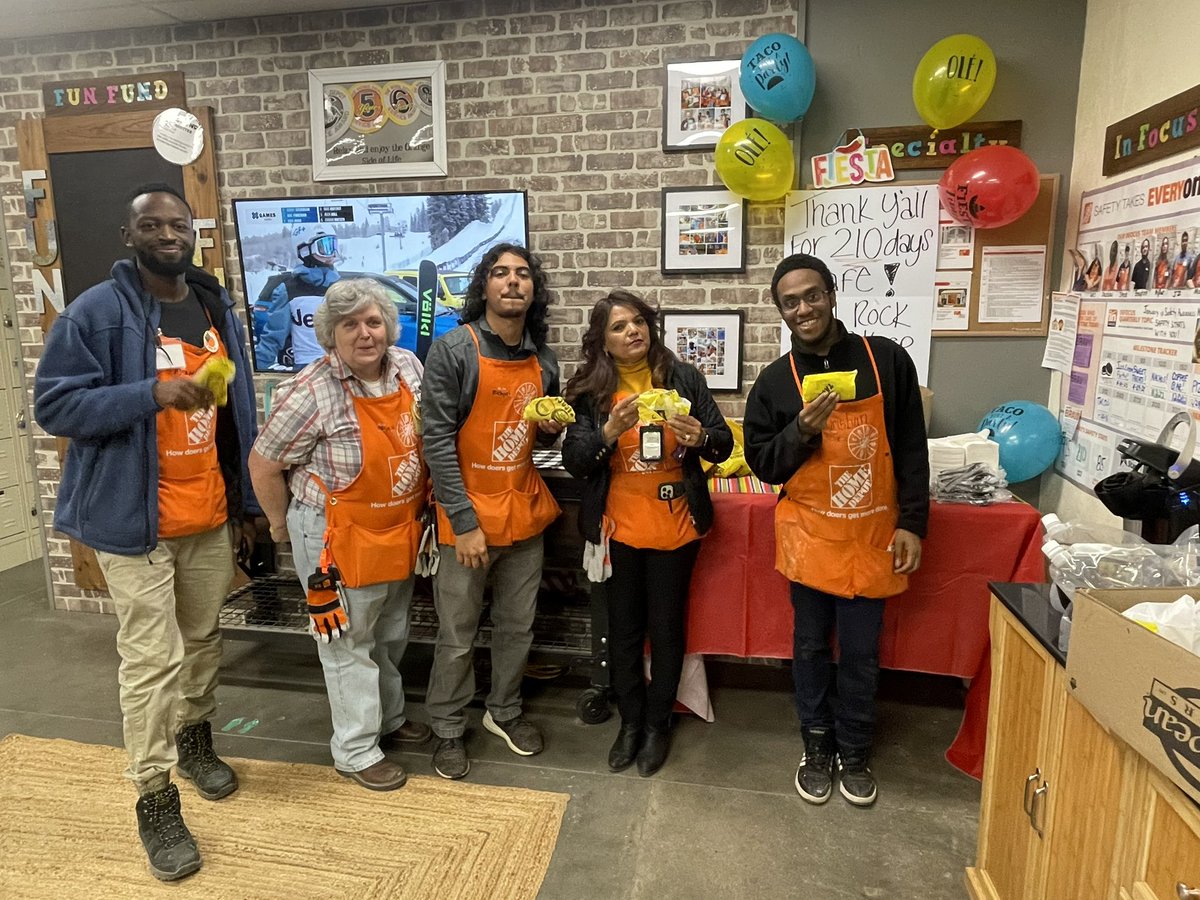 miranda_mike91's tweet photo. ‘TACO’ bout safety!! 210 days safe at 6568 Mansfield!! LETS GO!!! #Everydaysafe #210 #Swbest @L_Butler09 @Nedra332Nedra @RushClay @vantasticD151 @laroldan32 @23_jayc https://t.co/HdnsYRkpa3