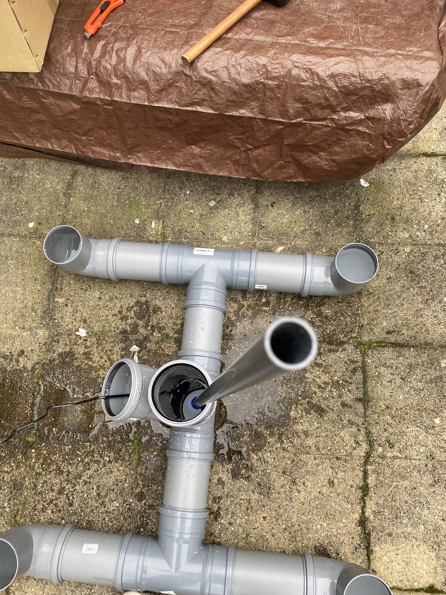 dakoller's tweet image. I finished today an #systemtest for my first #hydroponics tower, following the tutorial from @clohofficial . Everything worked and with about 22l water in the base the whole setup was very stable. Next step: make it look better &amp;amp; put plants in