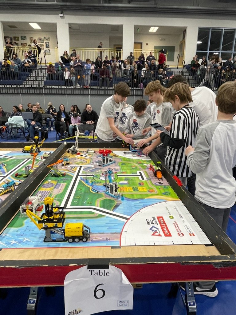 StAloysiusAcad's tweet image. First two runs are underway. Let's Go WildBots! @FIRSTweets @firstlegoleague @FIRSTMidAtl @LSCHS_Robotics @sr_sarah_ellen @AOPS_Schools #Robotics #legorobotics #wildbots