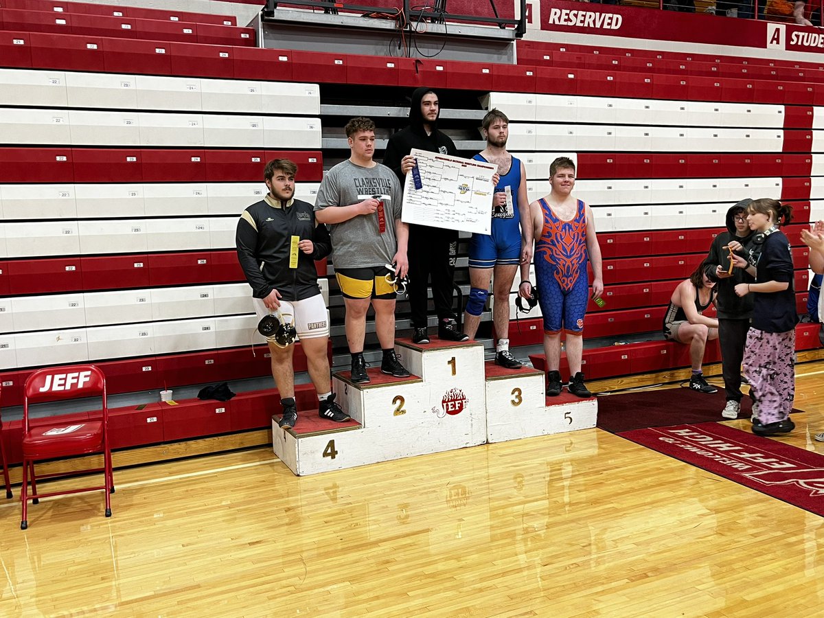 wrestlegenerals's tweet photo. Congratulations to Ryan and Luke. Good luck next week at Regionals! https://t.co/PHRgM0owx0