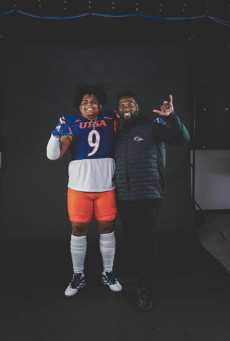 #EBE 
<a href="/CoachSiddiq/">Coach Haynes</a> 💙🧡