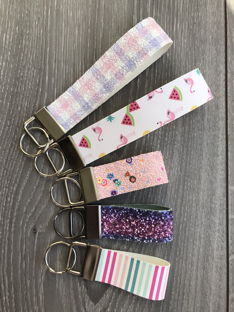 MrsP1991's tweet photo. Crafting day ready for my stall next week #craftqueen #craftingteacher https://t.co/CvUX2KRZ3s
