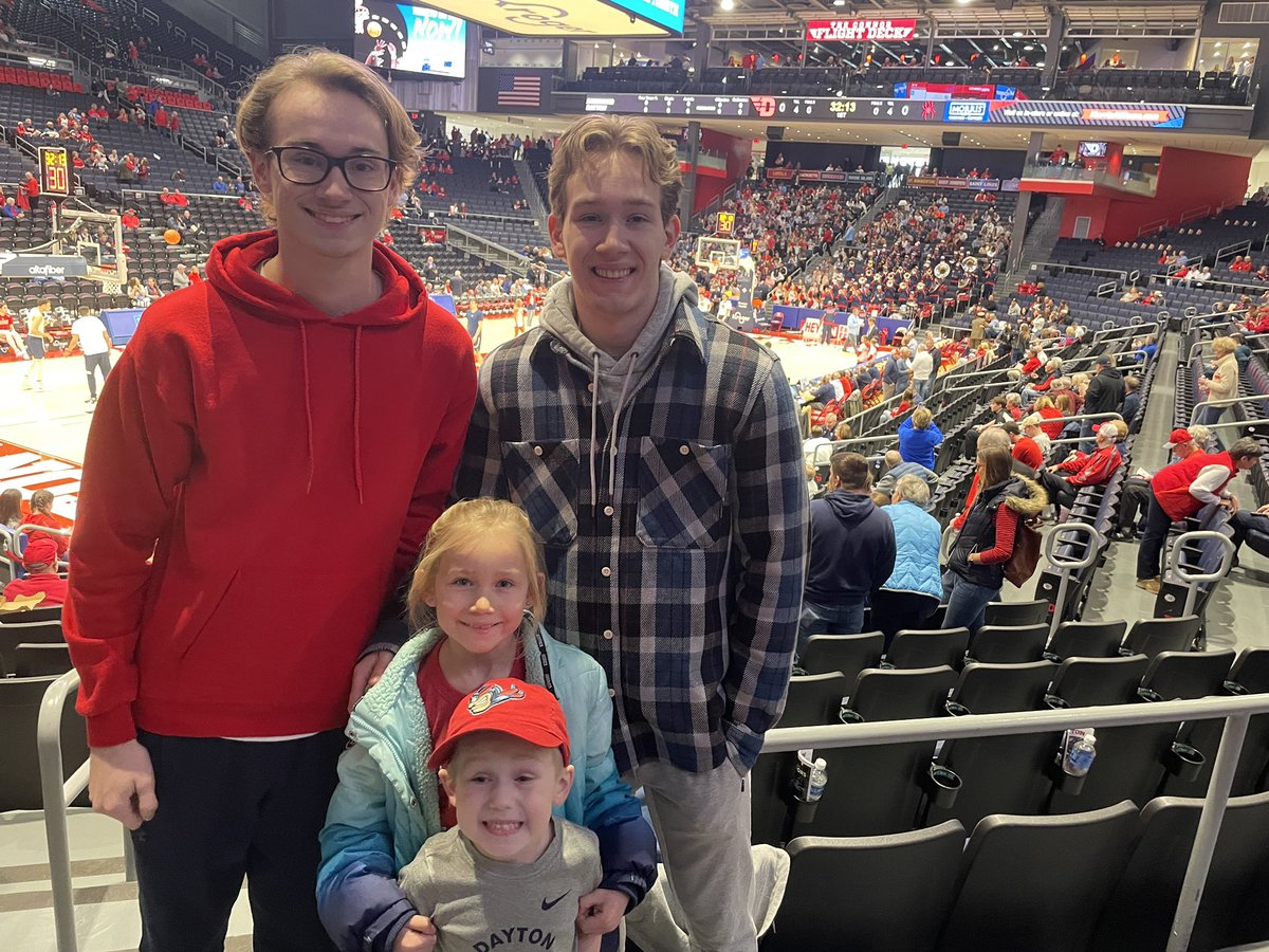 jpreding40's tweet photo. #UDFamily #dayton6th https://t.co/ZJ6Lqw3vZ7