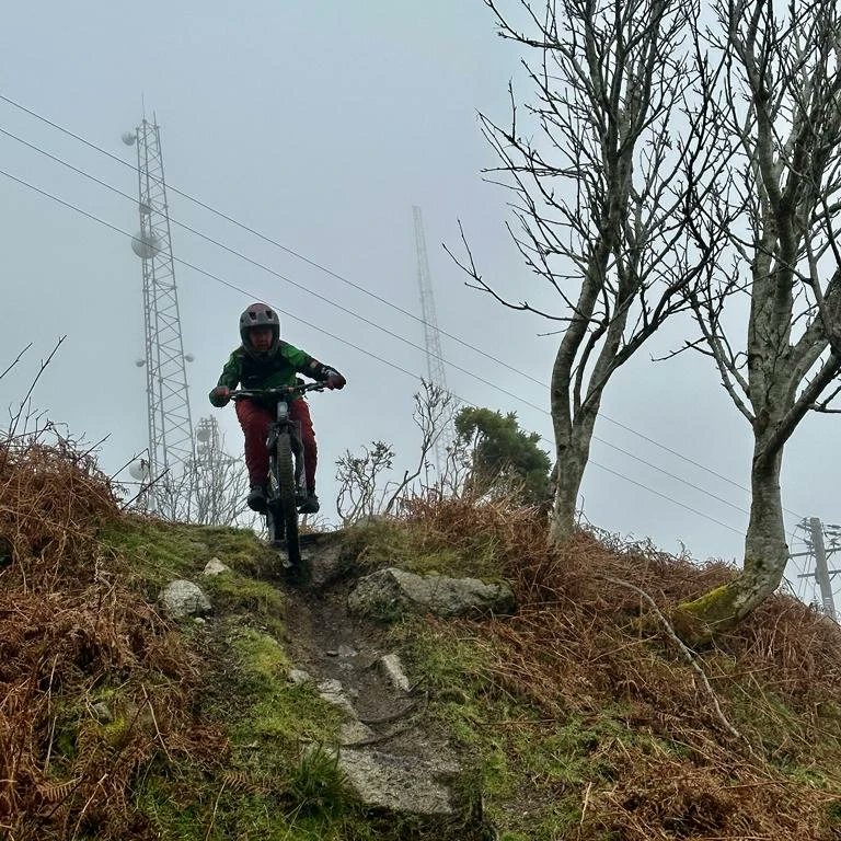 RCinnsealach's tweet photo. Back to natural trails after three months. Great to be back on the bike. https://t.co/BVYjsZ4yHQ