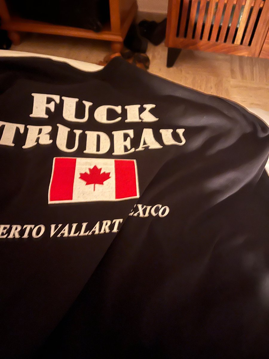 bbobbyb20's tweet photo. @MickeyDjuric He needs this shirt https://t.co/uswW22jZUE