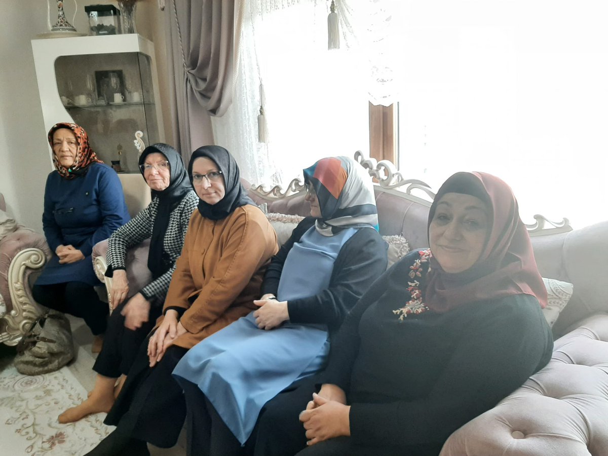 akkadinKayseri's tweet photo. Vatan nöbetine gidecek olan Teşkilat Başkanımız Şerife Ünal’ın oğlu Ramazan için İl Kadın Kolları Başkanımız Emine Timuçin ve Yönetim Kurulu Üyelerimiz ziyarette bulundu. 

Tüm askerlerimize hayırlı tezkereler diliyoruz. https://t.co/LrDILwXLPD