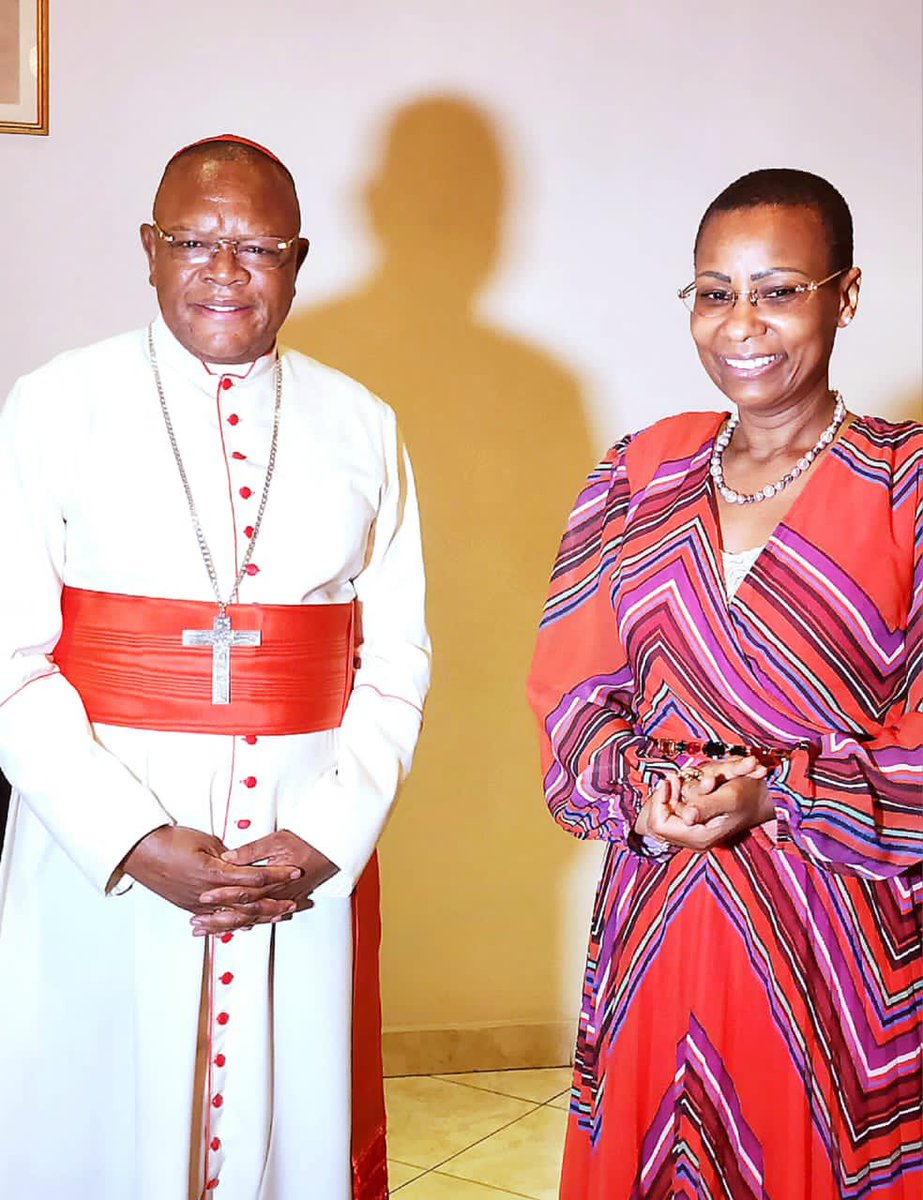 Je me réjouis d’avoir eu des entretiens riches avec mon père, le cardinal Ambongo pendant près de trois heures sur les préparatifs de la visite papale en RDC.