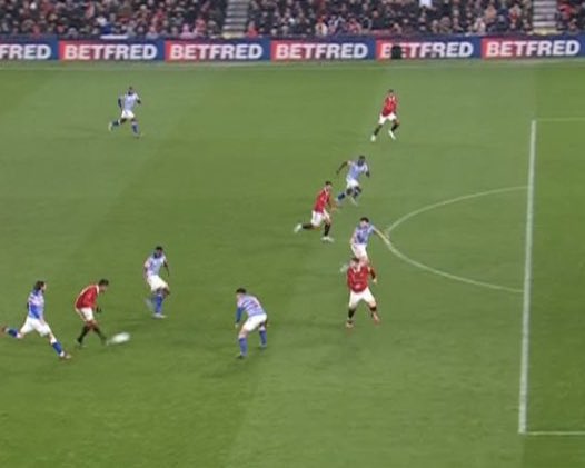 One of these goals was given, while the other was disallowed for offside.
VAR being stupidly inconsistent again. #MUFC