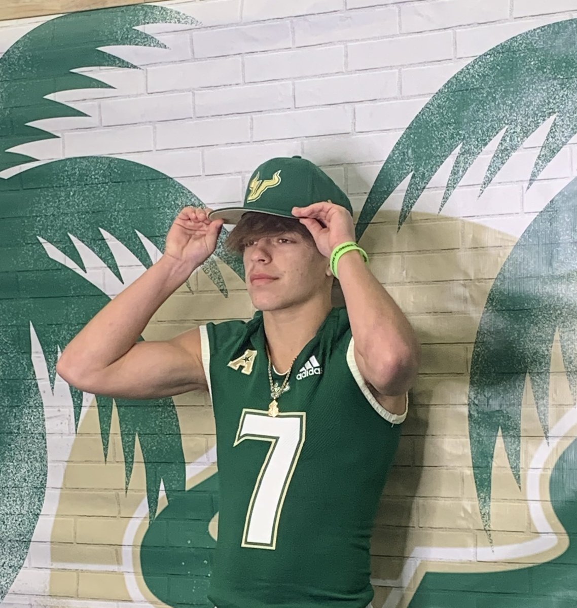 RJ Williams (@rjw2024) on Twitter photo Great day at <a href="/USFFootball/">USF Football</a> Junior day and had some great conversations with the coaches and staff. I had a great time and canβt wait to be back! #HornsUp <a href="/Coach_Hartz_2/">Steve Hartz</a> <a href="/CoachBirkett/">Matthew Birkett</a> <a href="/ToddOrlandoUSF/">Coach Todd Orlando</a> <a href="/CoachGolesh/">Alex Golesh</a> Great day at <a href="/USFFootball/">USF Football</a> Junior day and had some great conversations with the coaches and staff. I had a great time and canβt wait to be back! #HornsUp <a href="/Coach_Hartz_2/">Steve Hartz</a> <a href="/CoachBirkett/">Matthew Birkett</a> <a href="/ToddOrlandoUSF/">Coach Todd Orlando</a> <a href="/CoachGolesh/">Alex Golesh</a>