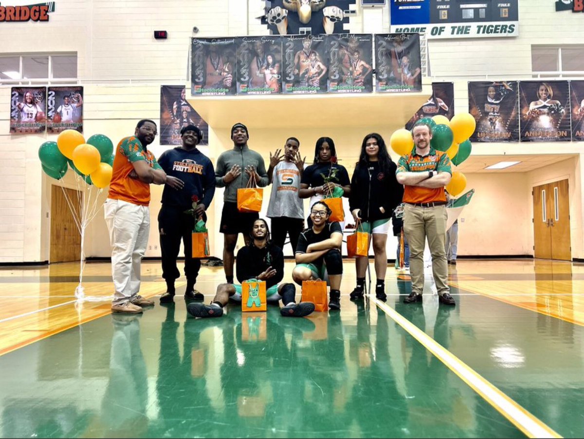 Had a great senior night can’t wait to see these young men and women prosper in the future “Stay Dangerous”🐅🐅🐅
<a href="/AthleticsHenry/">Henry County Schools Athletics</a> <a href="/DrJamesT/">Dr. James Thornton</a> <a href="/ENunnallyEdu/">Eldread Nunnally, Jr, Ed.D</a> <a href="/NajeKool/">Dr. Lavonda Clarington</a> <a href="/coachbyrd6/">Andre Byrd Ed.S , CMAA</a>