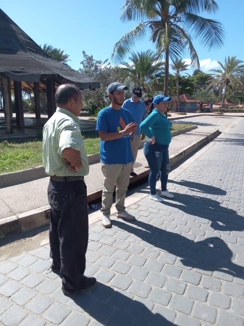 APnuevaesparta's tweet photo. Desde el Tirano Mcpio #AntolinDelCampo nuestro Sec Organización Regional @PalomoRivas junto a miembros del CEM visitaron la comunidad para seguir trabajando en función del cambio nacional en 2024 así como exigir al alcalde soluciones para la comunidad.. https://t.co/dimQ9s7mmd
