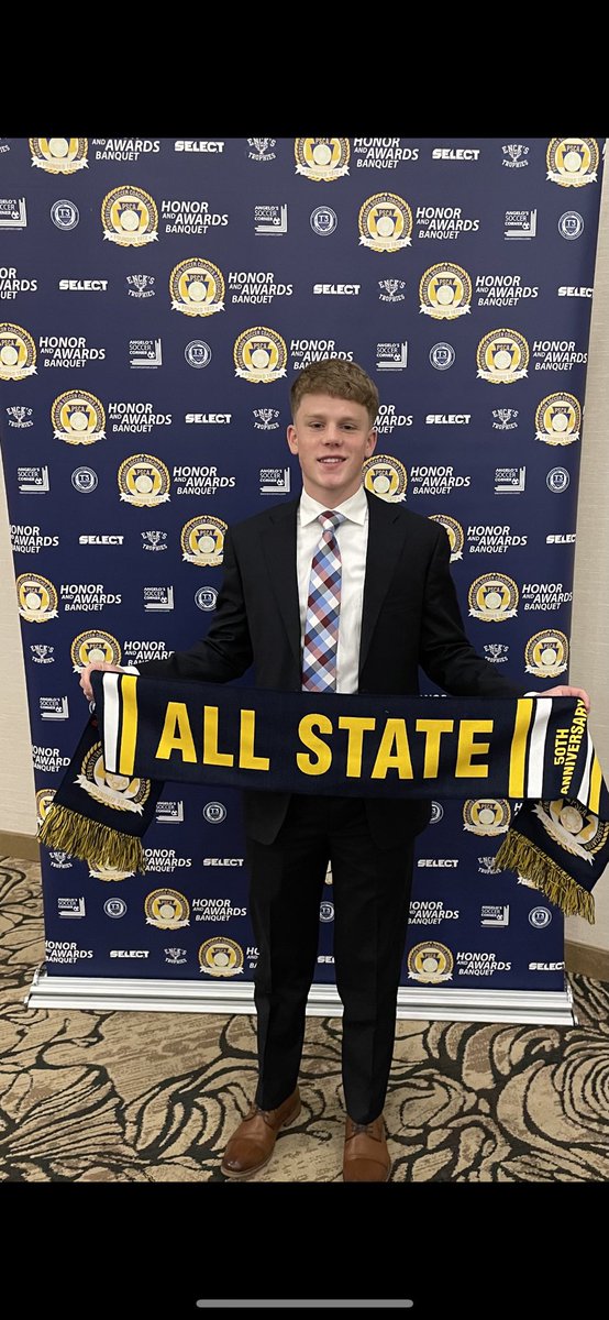 jdunlop2018's tweet image. @FJ_Soccer27 Sr. Sean McKenna at the All State Banquet this afternoon receiving his awards and representing Father Judge. Congratulations Sean. Enjoy the day. Yahoo Blue