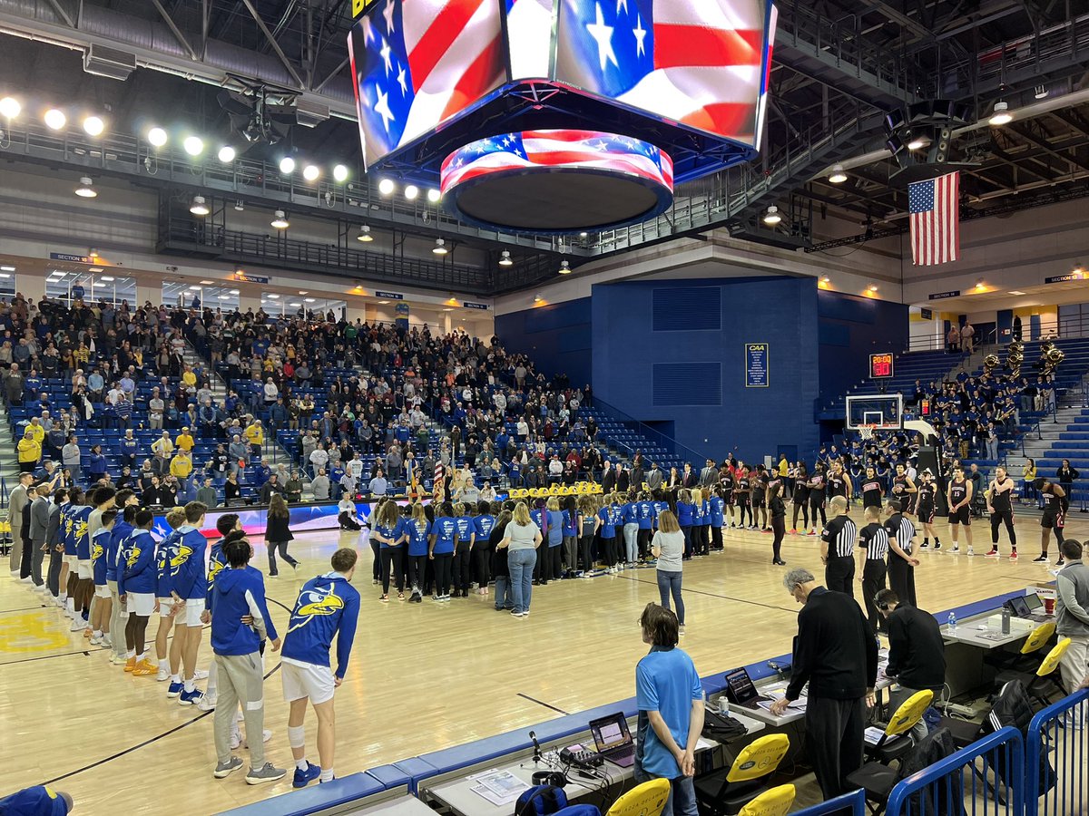 The Old State Chorus had the privilege of singing the National Anthem at the <a href="/UDelaware/">Univ. of Delaware</a> basketball game. They did an otterly outstanding job! Shout out to <a href="/gwenmarsh2022/">Gwen Marsh</a> for her dedication to the OSE music program. 🎶🇺🇸