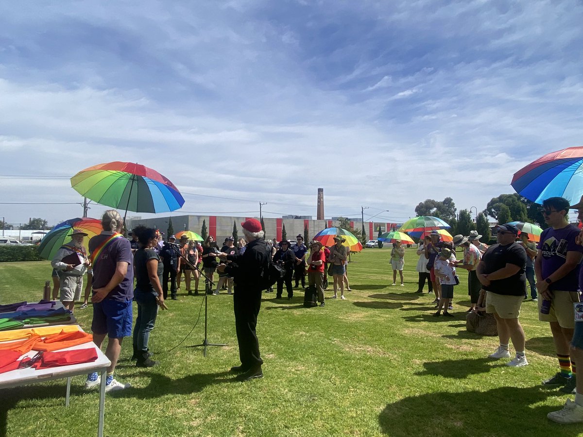 RoffeyL's tweet photo. The inaugural Pride Festival in Maryborough today was a huge success thanks to volunteers from the Mill House, our Youth Council, funding from @CG_Shire and @VicGovAu Pride Events and Festivals Fund 2022-23
#pride #lgbtqcommunity https://t.co/2yuyxPvtAI
