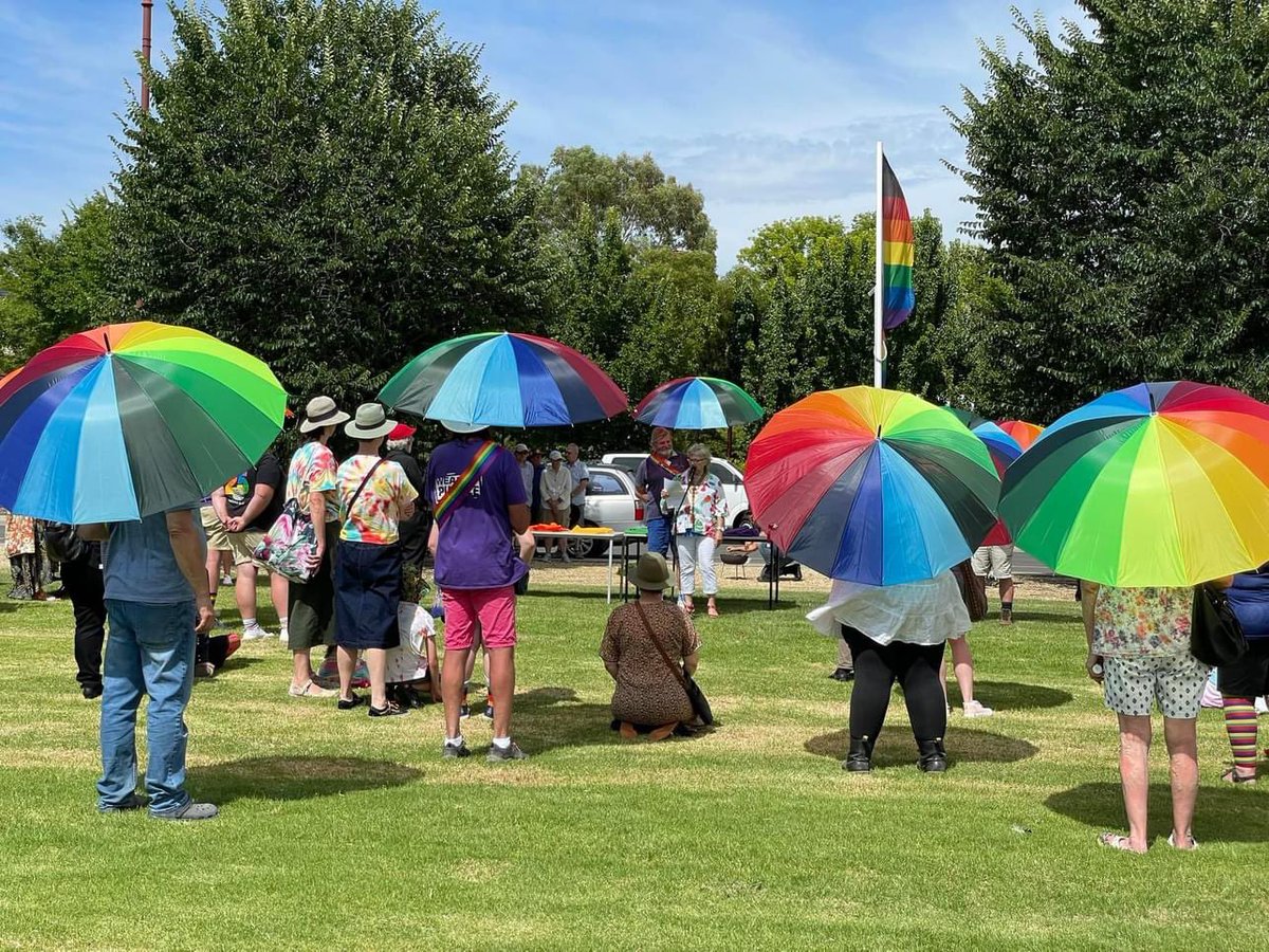 RoffeyL's tweet photo. The inaugural Pride Festival in Maryborough today was a huge success thanks to volunteers from the Mill House, our Youth Council, funding from @CG_Shire and @VicGovAu Pride Events and Festivals Fund 2022-23
#pride #lgbtqcommunity https://t.co/2yuyxPvtAI