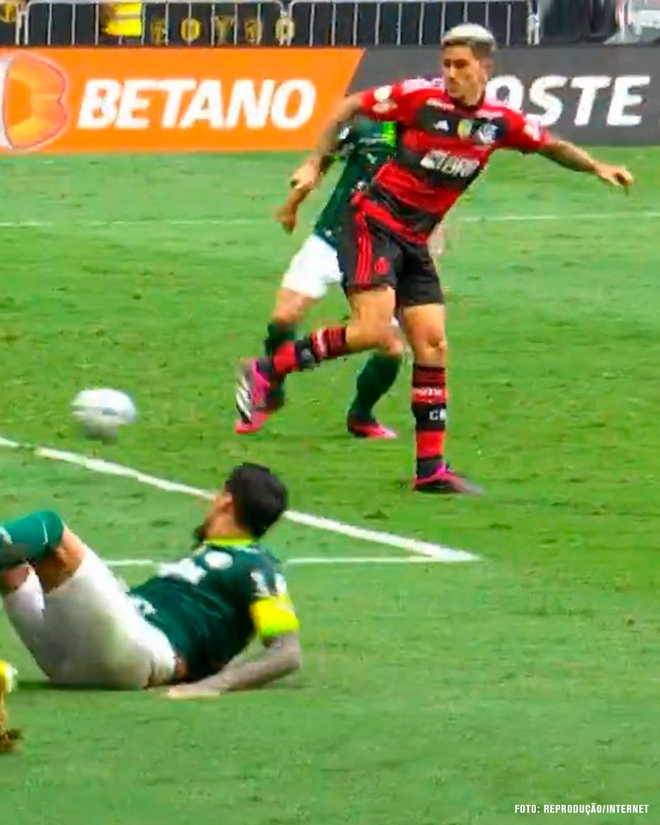 TNTSportsBR's tweet photo. C R A Q U E! Que ABSURDO esse GOLAÇO do Pedro pra empatar! #Supercopa2023 https://t.co/Wuujfl8xVO