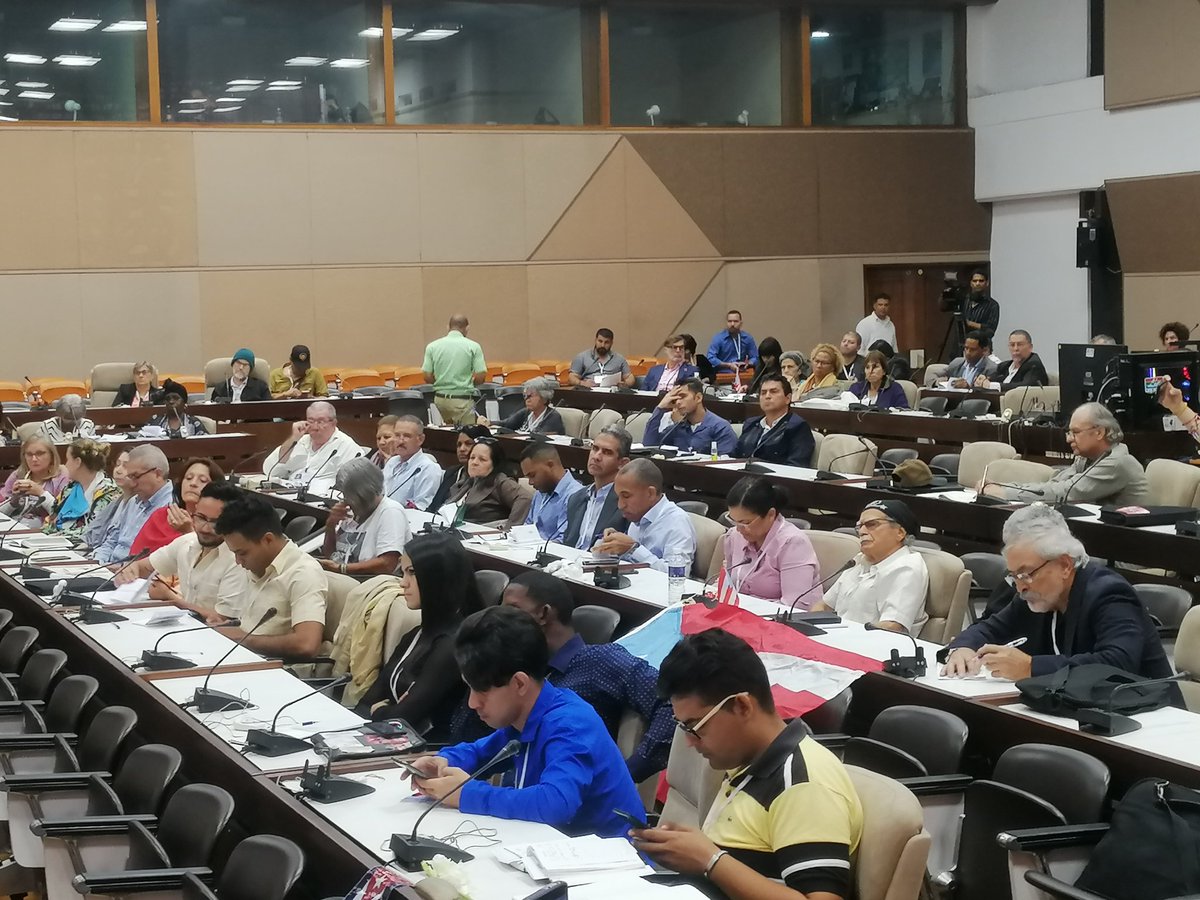 Adan_Coromoto's tweet photo. #Hoy | Presentamos en el marco de la V Conferencia Internacional por el Equilibrio del Mundo, la ponencia "De Bolívar y Martí, a Fidel y Chávez"; texto en el que reflexionamos acerca de la vigencia del legado de estos gigantes de Nuestra América. Con ellos, siempre Venceremos!! https://t.co/ekydMAi0MS