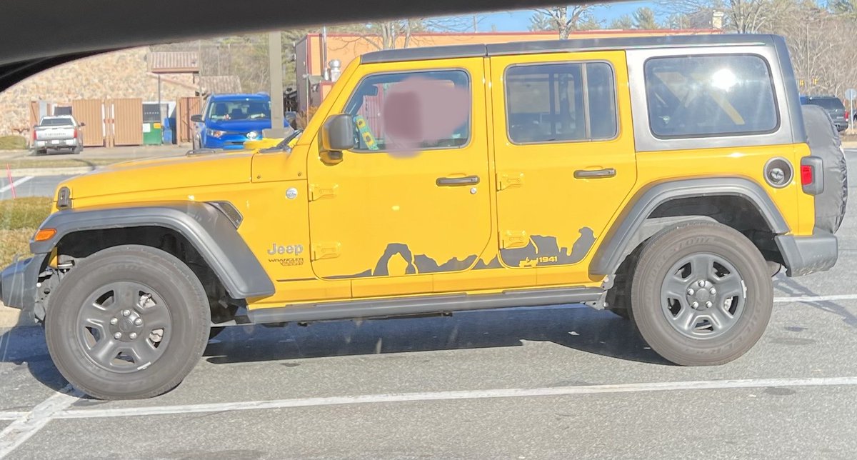 SilverRiotJeep's tweet photo. And there I was with no yellow ducks to give them.. 😬 https://t.co/y3hutHCFJi