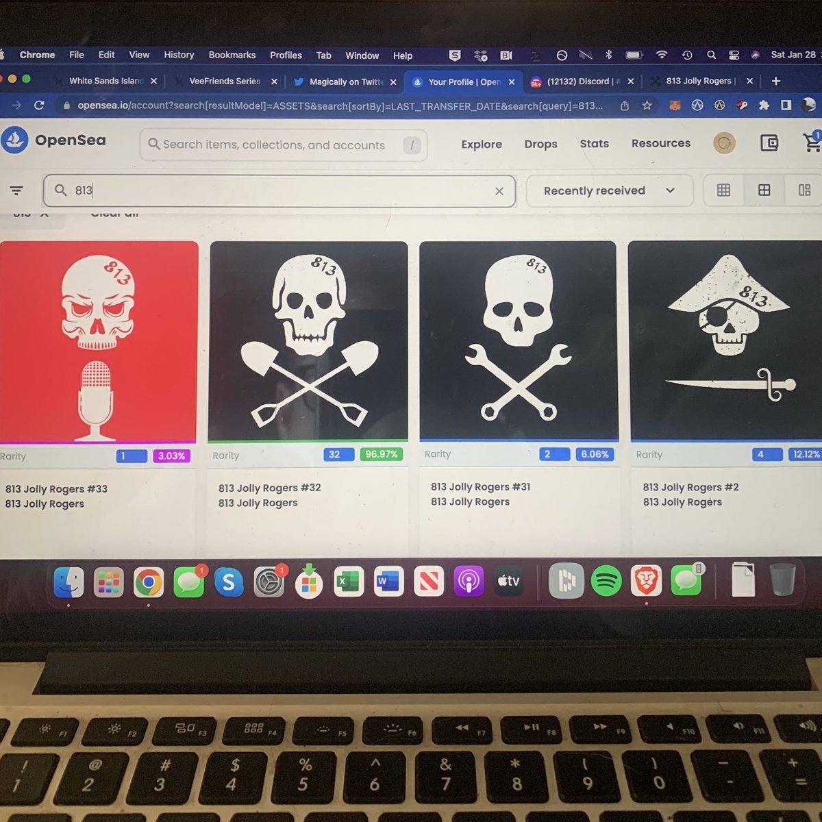 Pretty pumped about my pull from the <a href="/WellBuiltBikes/">WellBuilt</a> #GasparillaTampa mint with a red solo mic 
Mint and learn more at wellbuilt.city/jollyroger