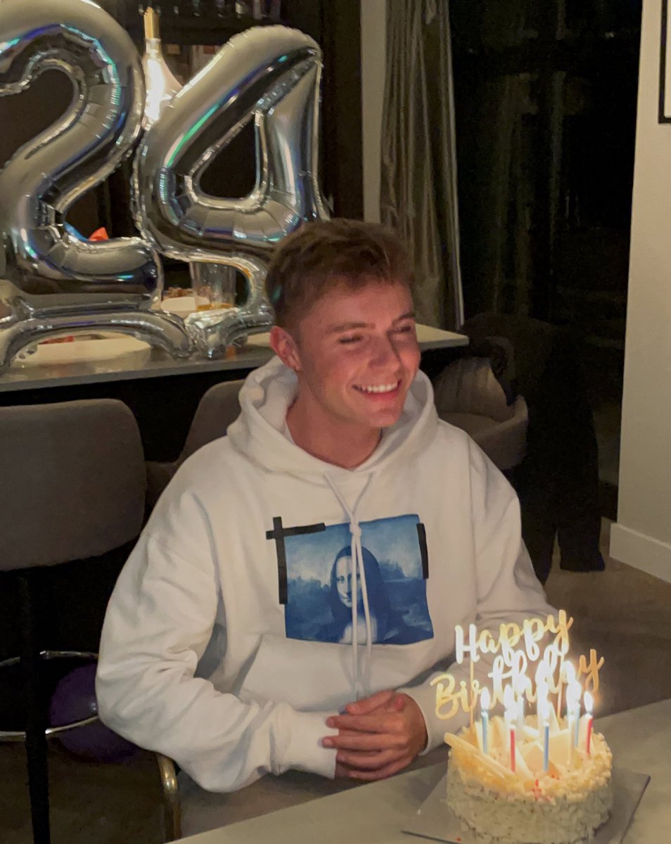 HRVY's tweet photo. big 24 🥳 https://t.co/nxacpkkDxe