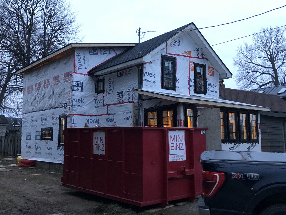 AdamAHawkswell's tweet photo. #AirBnBCrystalBeach framing complete. New roof. Install windows and tie in flashing to house wrap. https://t.co/0w5ott0NNW