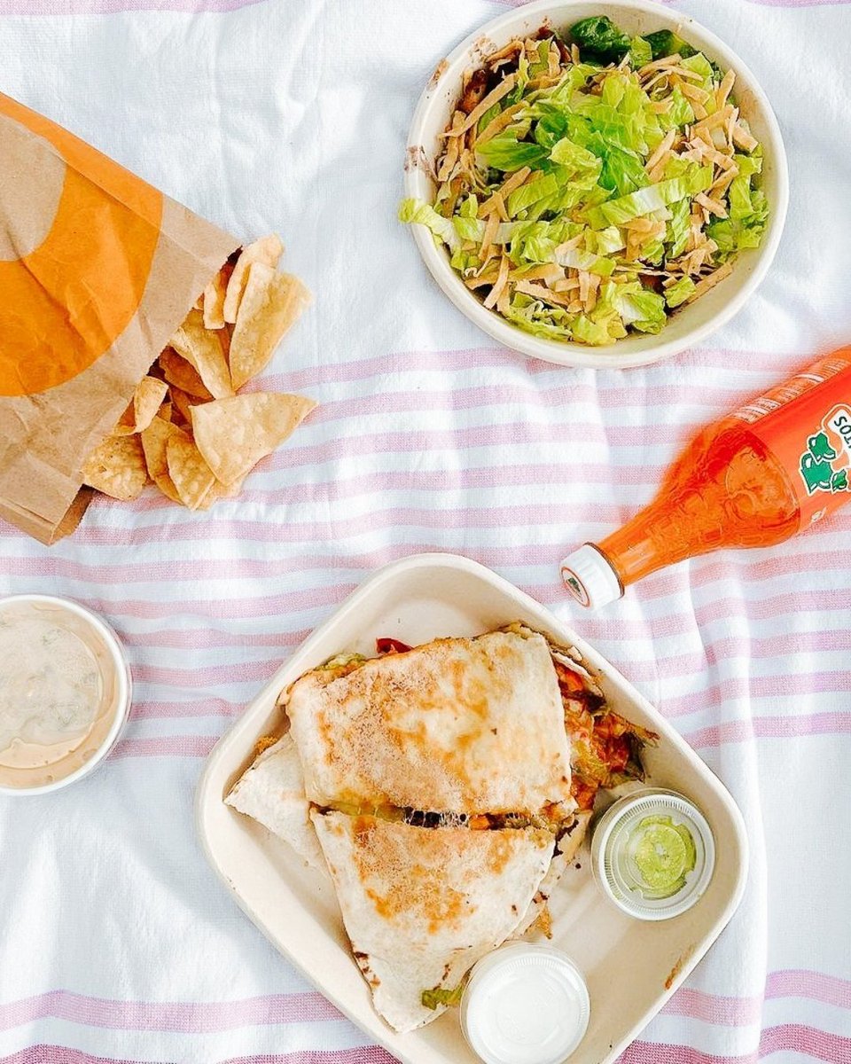 Issa date 🫶 @ who you'd want to share this with to shoot your shot 👀
📷: @coopergeorgespokane